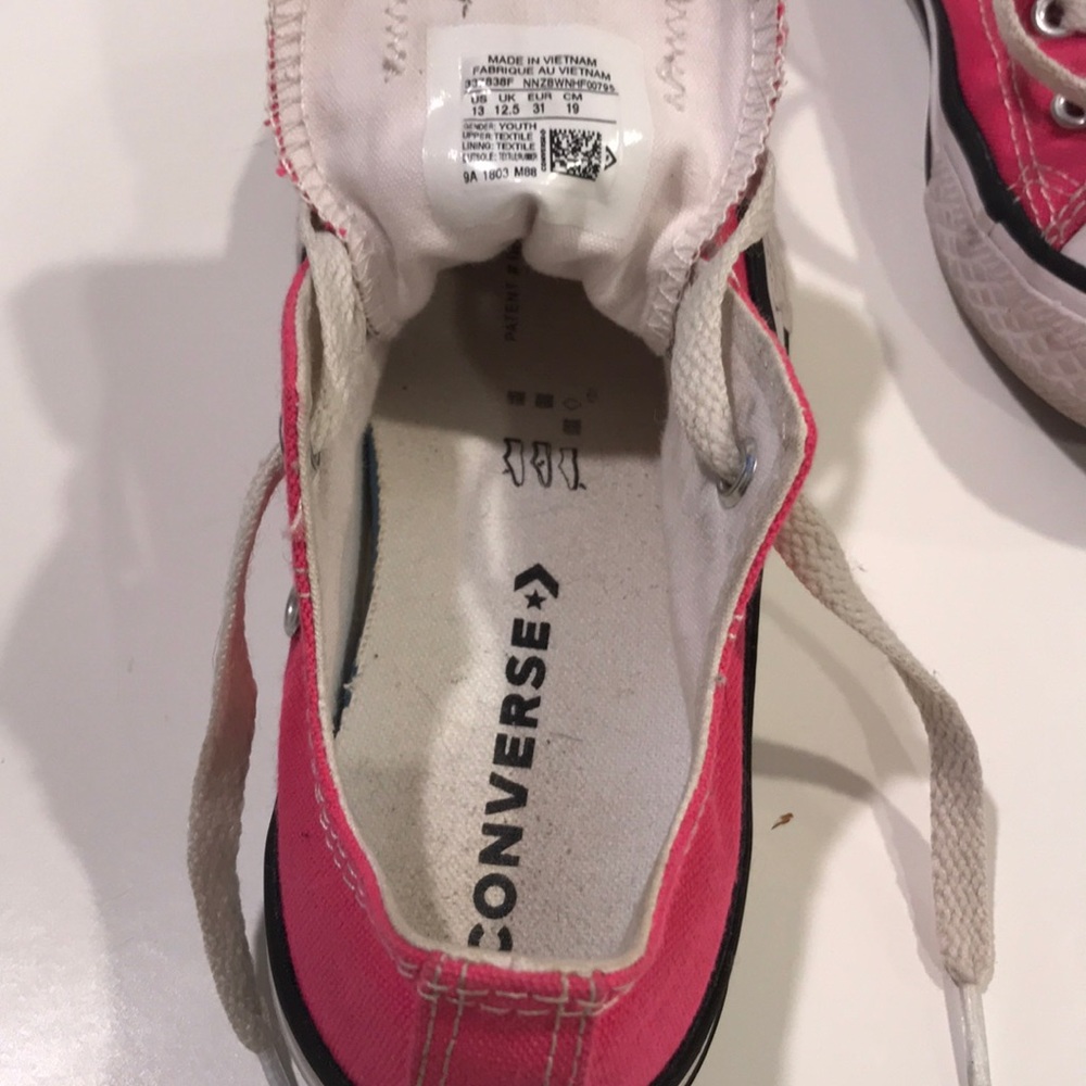 Kids size 13 pink canvas converse sneakers - Picture 6 of 6